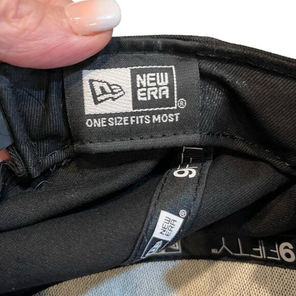 Chicago Blackhawks Hockey Hat Adjustable Hat Cap Black (see description) - Picture 5 of 5